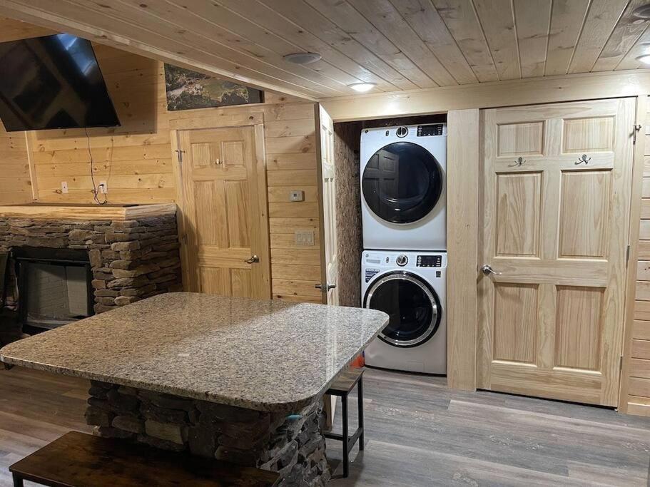 Creekside 3 Bedroom 2 Bath Cabin On Private Creek Банър Елк Екстериор снимка