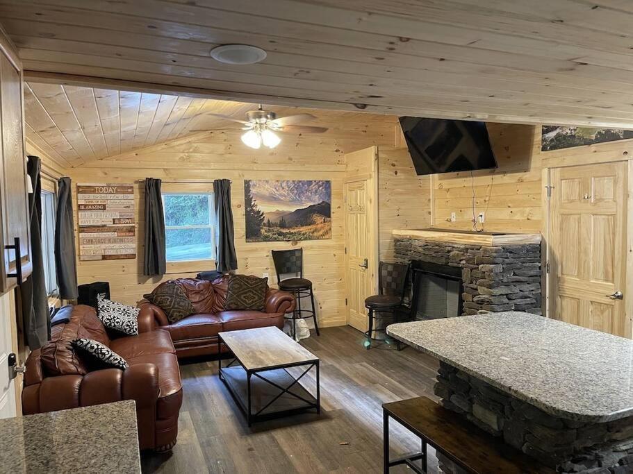 Creekside 3 Bedroom 2 Bath Cabin On Private Creek Банър Елк Екстериор снимка