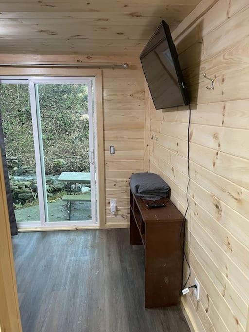 Creekside 3 Bedroom 2 Bath Cabin On Private Creek Банър Елк Екстериор снимка